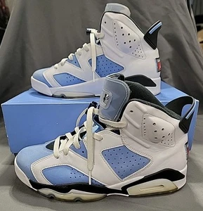 Taglia 9,5 - Jordan 6 Retro Mid UNC Home - Foto 1 di 11