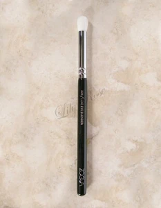 ZOEVA 225, Luxe Eye Blender, Natural Goat Hair/Synthetic Fibre Blend, New, Disc. - Picture 1 of 2