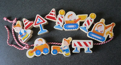 HABA Fädelperlen BAUSTELLE - 11 große Elemente aus Holz zum Fädeln - FÄDELSPIEL - Bild 1 von 4