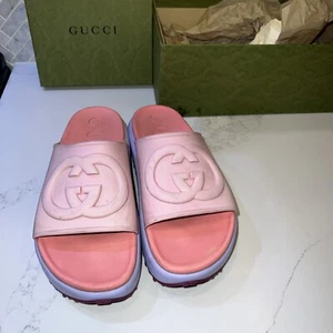 Gucci MIAMI Interlocking G Rubber Punk Pool Sandale Plateau 1,5 in Slide 41 - Bild 1 von 11