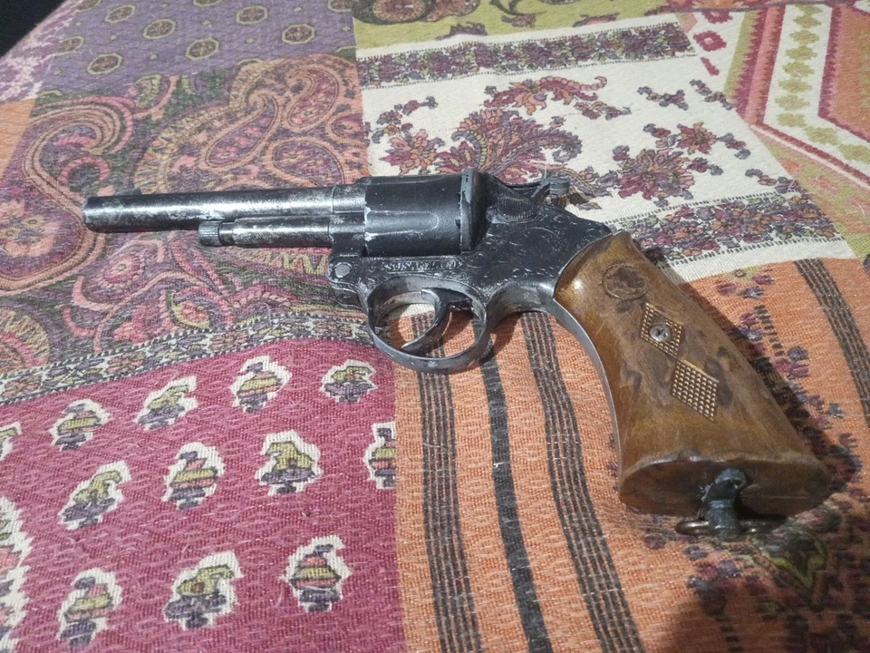 Indiana Jones Temple Cowboy Western Toy Gun Prop Replica Non Firing Christmas - Immagine 1 di 4