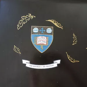 Vintage WELLESLEY COLLEGE souvenir Couroc Monterey CA vassoio da portata piatto MCM - Foto 1 di 7