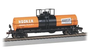 BACHMANN HO Chemical Tank Car w/Large Dome Hooker Chemicals #15688  BAC75807 - Picture 1 of 1