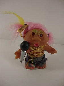 Vintage Dam Troll Popstar Figur Puppe rosa Haare Mikrofon 1986 Retro Spielzeug - Bild 1 von 9