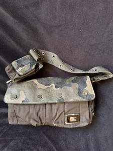 GUESS Tasche Schulter Tasche ARMY Style *NEUw Hingucker Nieten RAR - Bild 1 von 6