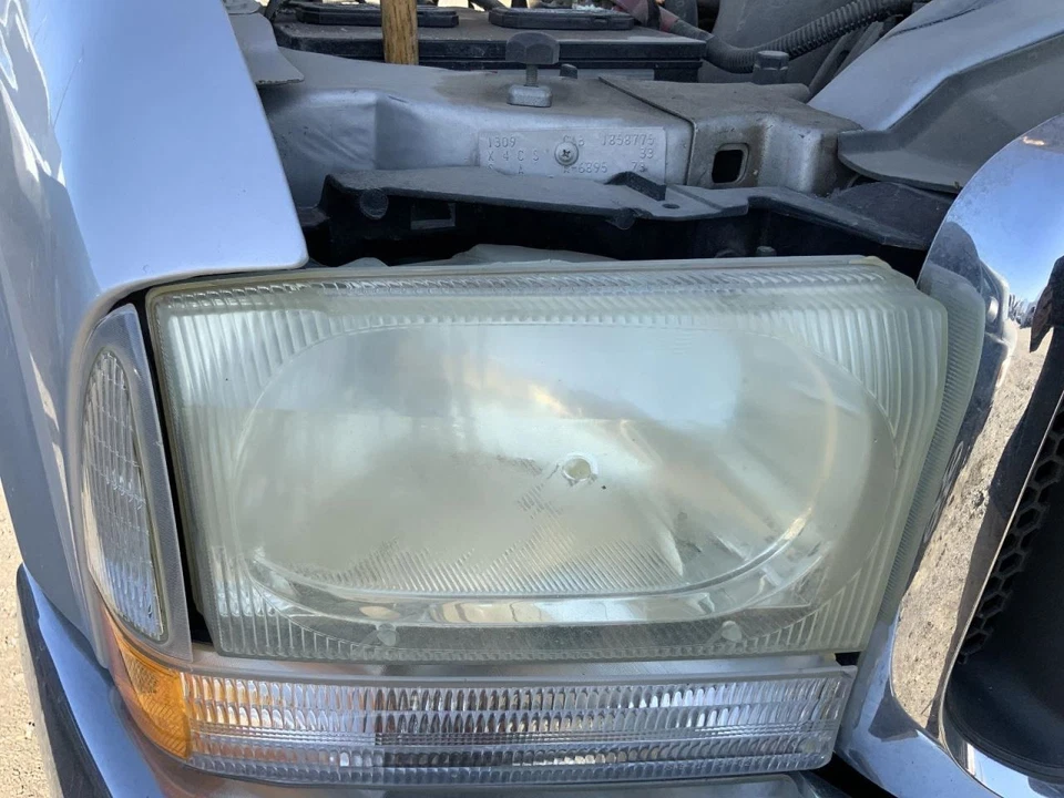 Faro halógeno de haz sellado para pasajero OEM, se adapta a camioneta Ford F250SD 99-04 136526 Foto 1 de 4