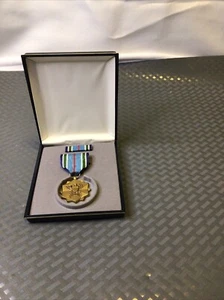 MEDAGLIA REALIZZAZIONE SERVIZIO CONGIUNTO, NUOVA NELLA SCATOLA ORIGINALE - Foto 1 di 8