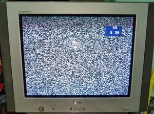 LG Flatron 21 inch CRT TV (Model No. CT-21Q61KE) - Picture 1 of 9