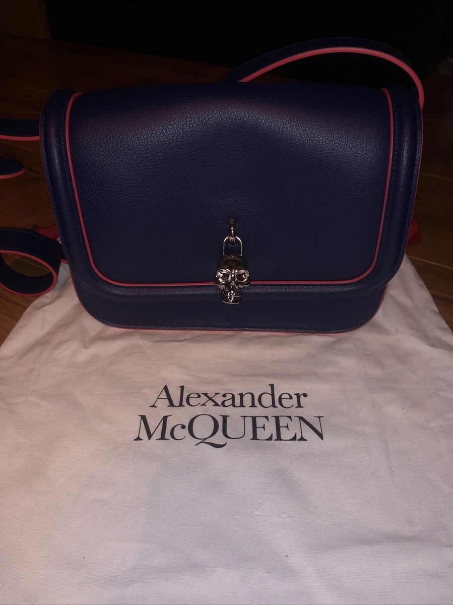 Alexander McQueen Magnetic ミディアムバッグ & ハンドバッグ Alexander McQueen Magnetic ミディアムバッグ & ハンドバッグ