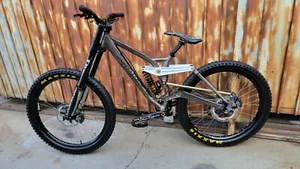 2010 Kona Stab Supreme Custom DH Bike - Picture 1 of 12