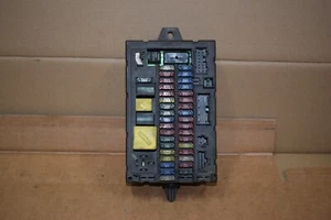 Land Rover Discovery 2 TD5 V8 Interior Main Fuse Box With Relays YQE000251 - Picture 1 of 9
