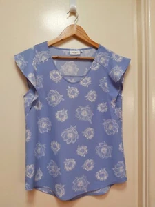 JEANSWEST Size 8 'Blue & White Floral' Flutter Sleeve Pullover Top PC - Picture 1 of 4