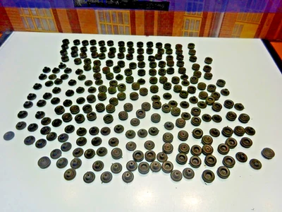 Verschiedene Räder  für Militärfahrzeuge      101/12 - Bild 1 von 4