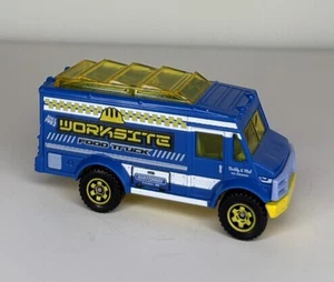 Matchbox 1/64 _ 2013 / 2019 _ Food Truck / Chow Mobile _ Worksite Food Truck - Bild 1 von 1