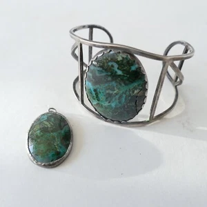 Brazalete y colgante vintage con interesante piedra azul verde - Imagen 1 de 12