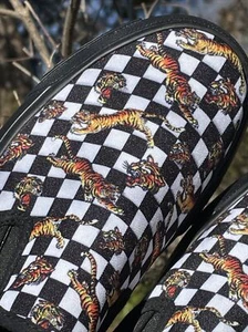 ED HARDY Checkerboard Loafers Slide On Slides RUNNING BENGAL TIGER Sz 6❤️blt11j4 - Picture 1 of 15