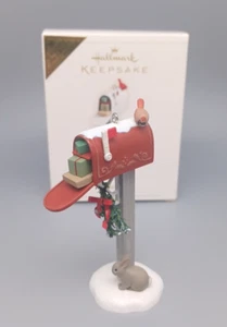 Hallmark Keepsake adorno de Navidad "Holiday Mail" 2006 nuevo en caja - Imagen 1 de 5