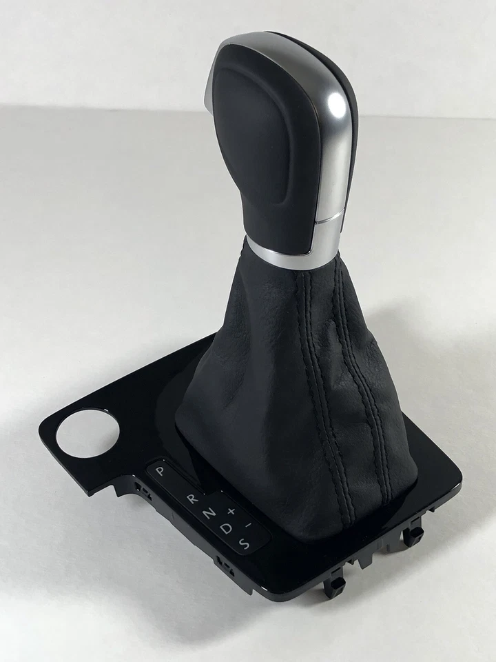 NUEVO OEM VOLKSWAGEN VW 2014-2018 PASSAT CONSOLA PALANCA DE CAMBIOS Y CUBIERTA 561713203JUMF Foto 1 de 3