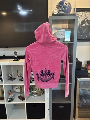 *RARO* Sudadera con capucha vintage Y2K Juicy Couture de terciopelo rosa escudo trasero gráfico Foto 1 de 4