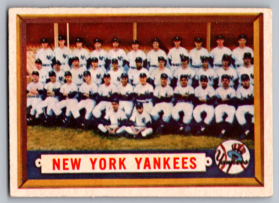 1957 TOPPS #97 NEW YORK YANKEES КОМАНДЫ КАРТА W/MANTLE/BERRA/FORD/SLAUGHTER - Изображение 1 из 3