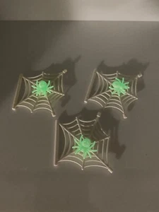 Lego Lot of 3 White Spiders Webs With Glow In The Dark Spiders  - Picture 1 of 1