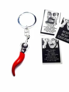 1 Llavero Cuerno 5,5 CM Metal Soporte Fortuna Tarjeta Regalo Horn Charms - Picture 1 of 2