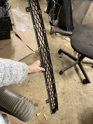 Parachoques delantero inferior Kia Sorento 2011-2013 rejilla de admisión de aire OEM 86522-1U000 Foto 1 de 3