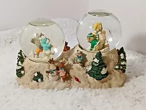 Natale "Winter Wonderland" Musical 2 Globi Neve Animali Vestiti Invernali Divertenti - Foto 1 di 24