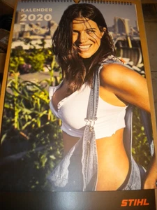 Neu Stihl Kalender 2020 Wandkalender Erotik Sammlerstück mit Kettensäge - Bild 1 von 3