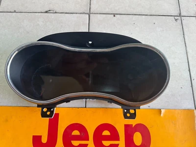 Jeep Grand Cherokee 2015 3,6 L 2 ruedas motrices velocímetro clúster 119 k millas Foto 1 de 4