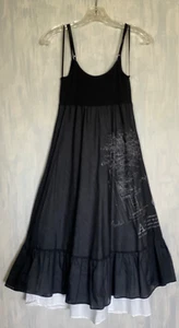 COP COPINE Lagenlook Spaghettiträger Kleid mit geripptem Top, Grafik Artwork schwarz 1 - Bild 1 von 11