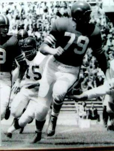 BOB ST CLAIR UNSIGNED SAN FRANCISCO 49ERS 8X10 PHOTO - Picture 1 of 1