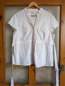 Wallis Size 18 White Short Sleeve Button Fasten Open Neck Collarless Shirt - Picture 1 of 4