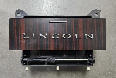 Lincoln Mark LT 2006-08 Cenicero de tablero central Inserto de almacenamiento Vertical Grano de madera Fabricante de equipo original Foto 1 de 4