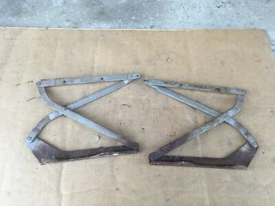 Dobradiças de assento traseiro dobráveis Chevy Corvair 1965, Chevrolet - Imagem 1 de 4