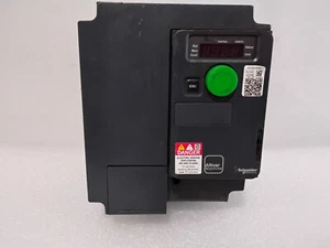 Schneider Electric ATV320U40S6C Avvitatore 5 HP - Foto 1 di 7