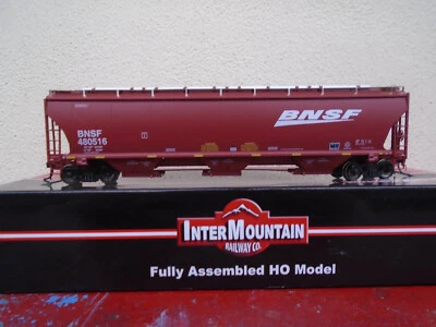 Intermountain BNSF Trinity 5161 cu ft 3-Bay Covered Hopper 472107 HO Scale - Image 1 of 4