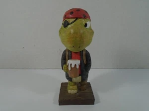 2003 BEACHCOMBERS -- 5,5" PIRATENSCHILDKRÖTE MIT BIERWACKELKOPF (ANSEHEN) - Bild 1 von 7