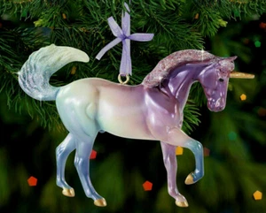 COSMO | UNICORN Breyer Ornament 2020 Holiday Collection 700654 Christmas Horse - Picture 1 of 3