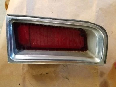 Lanterna traseira direita do passageiro dinâmica 88 superior compatível com 65 OLDSMOBILE  - Imagem 1 de 4