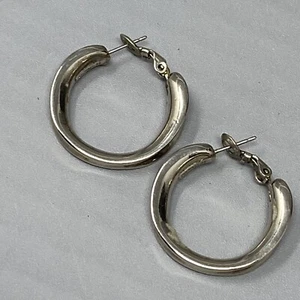 Express Earrings Hoop Silver Tone Pierced Curved 1/4" Thick Signed Designer 1" - Picture 1 of 10