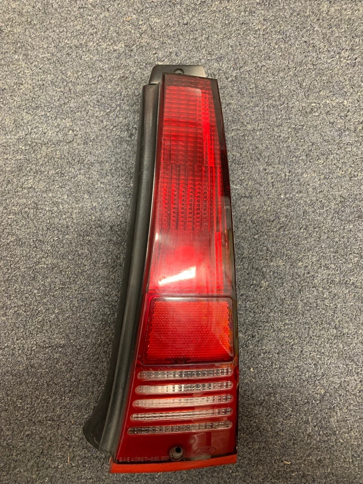 Mercury Sable Wagon 89-91 1990 luz trasera pasajero lado derecho marca Ford Foto 1 de 3