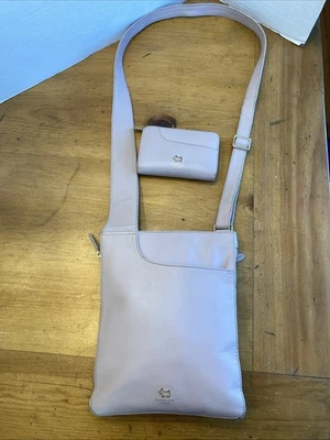 Radley London Conjunto BOLSILLOS Cremallera Bandolera Bolso de Cuero Rosa Rubor con Cartera a Juego Foto 1 de 4