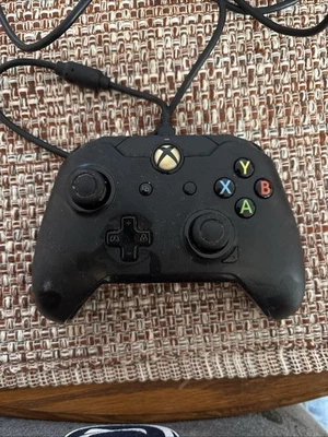 PDP WIRED CONTROLLER FOR XBOX ONE & PC BLACK CAMO 048-082 w/ Cable TESTED - Image 1 of 2