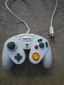 GameStop Wired Nintendo GameCube Controller Perfect Condition - Picture 1 of 1