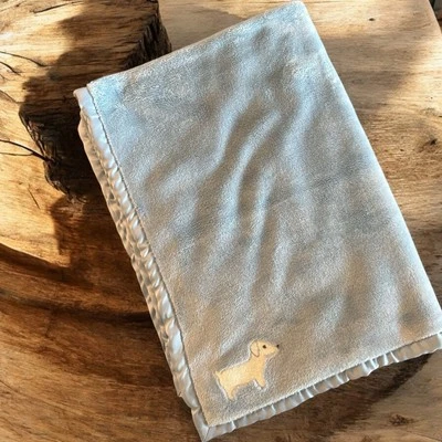 Manta bebé Carter's perro cachorro bordada azul satinado adorno Lovey- Foto 1 de 4