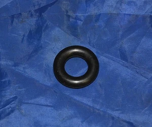1 BOBBIN WINDER RING TIRE NEW SINGER 15 CLASS SEWING MACHINE PARTS 1 1/8 X 5/8 - Picture 1 of 2