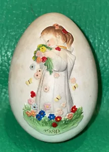 Vintage 1980 Annual Easter Egg Girl with Flowers Ferrandiz by Anri Schmid - Picture 1 of 10