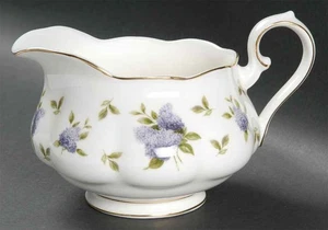 Royal Albert Lilac Lane  Gravy Boat 3939918 - Picture 1 of 1
