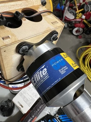 E-Flite Power 60 Brushless Outrunner RC Airplane Motor 400kv  - Image 1 of 3
